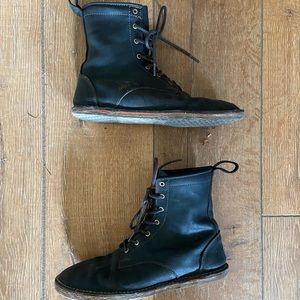 Davinci barefoot lace up boots size 8 black leather